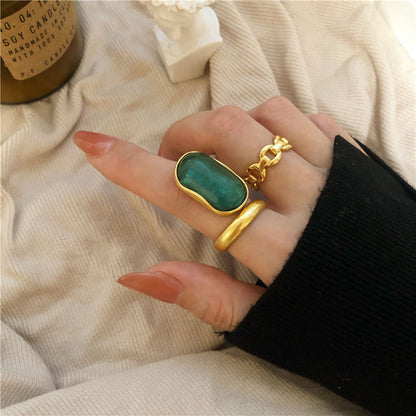 Anillo esmeralda vibe retro